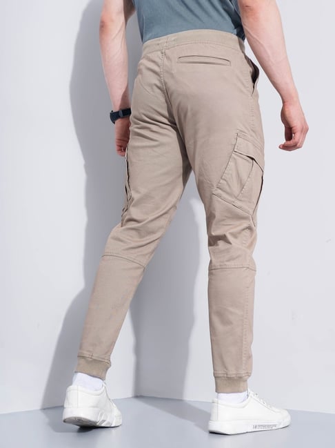 Buy Celio Men Olive Green Solid Regular Fit Cargo Shorts - Shorts for Men  2500759 | Myntra
