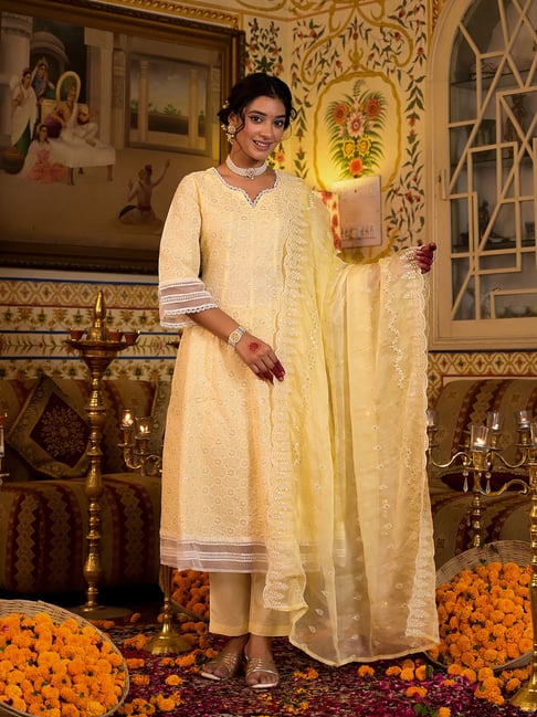 White anarkali with hot sale yellow dupatta