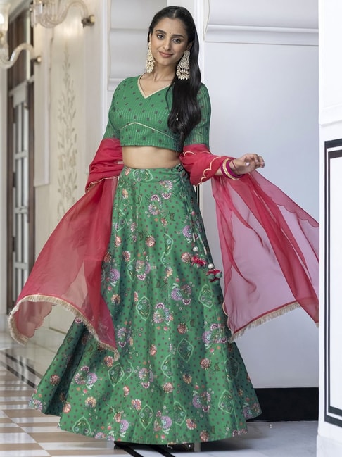 Buy Indian Virasat Crimson Red Chanderi Gown With Pista Green Dupatta (set  Of 2) online