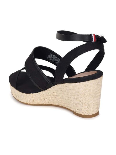 Tommy hilfiger 2024 avrett wedge sandal