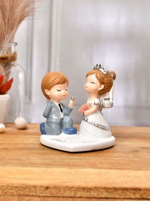 Tayhaa White & Grey Resin Romantic Reverie Proposal Showpiece-picture-32