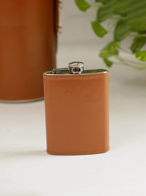 Home4U Brown Stainless Steel Hip Flask With Cornflake Leather Sheath