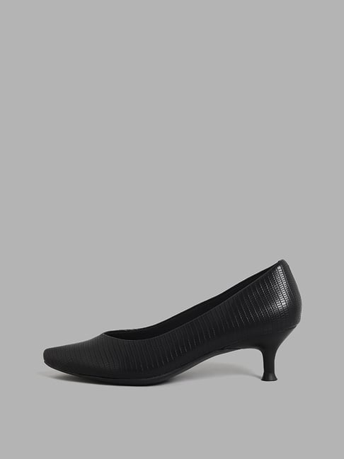 Kitten heel black on sale pumps