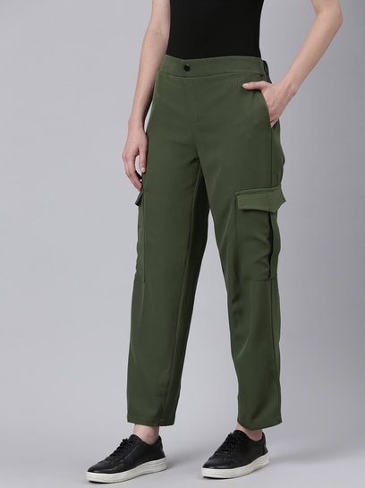 Styles of Pants That Will Be in and Out This Year + Photos