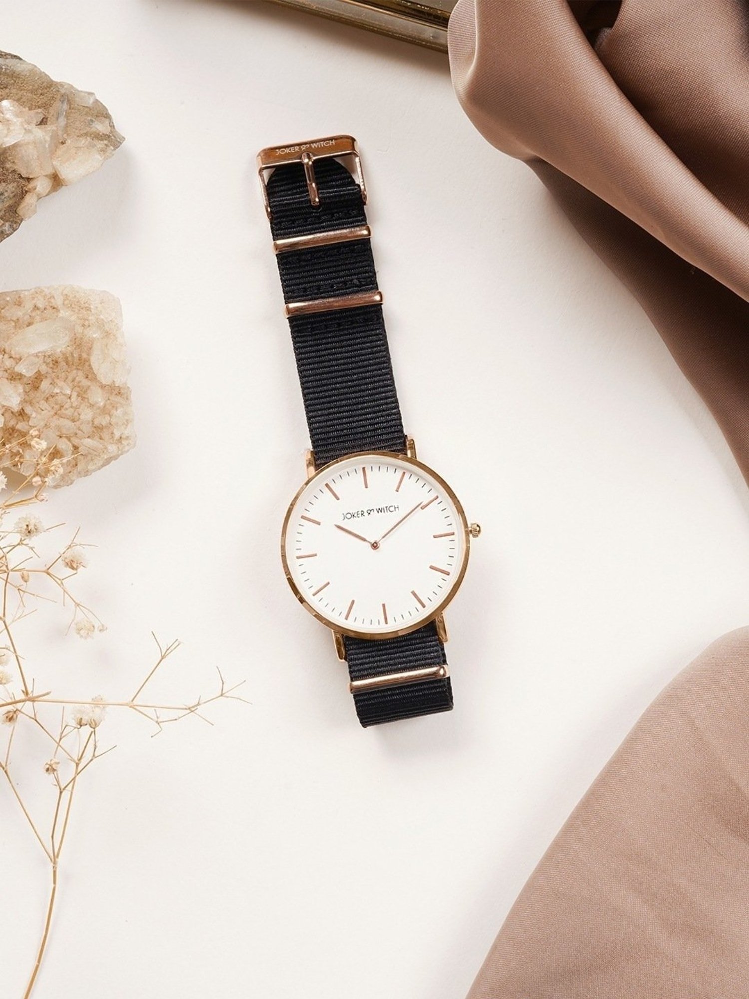 MP000000017068277_1348Wx2000H_