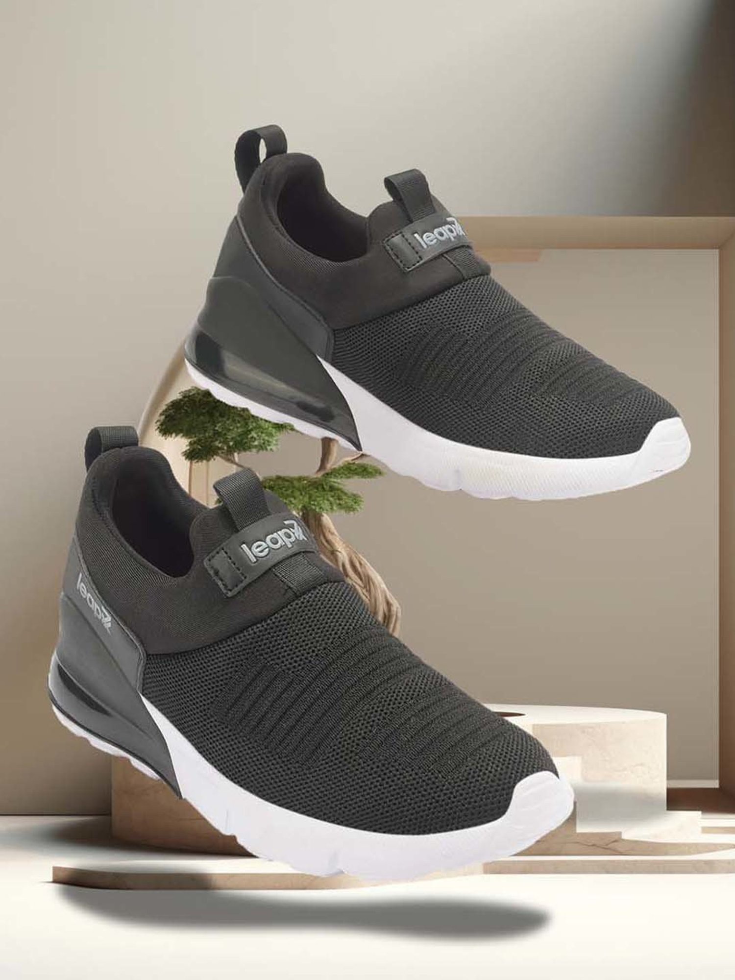 MP000000020372570_1348Wx2000H_