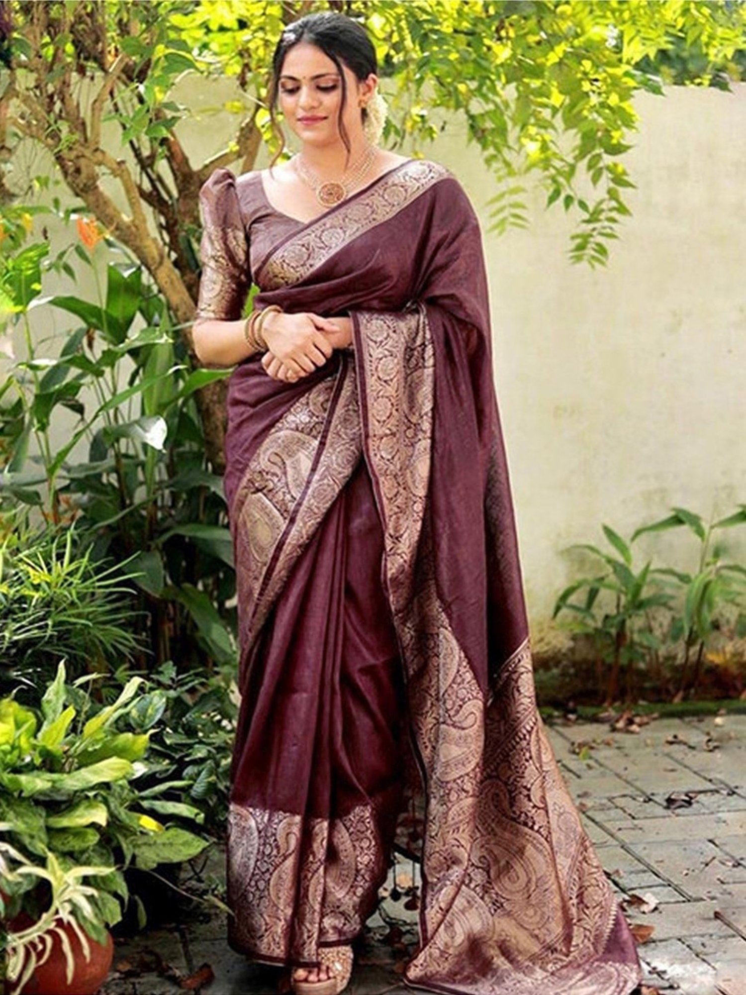 Chickoo Colored Designer Floral Silk Saree with Matching Blouse | The Silk  Trend