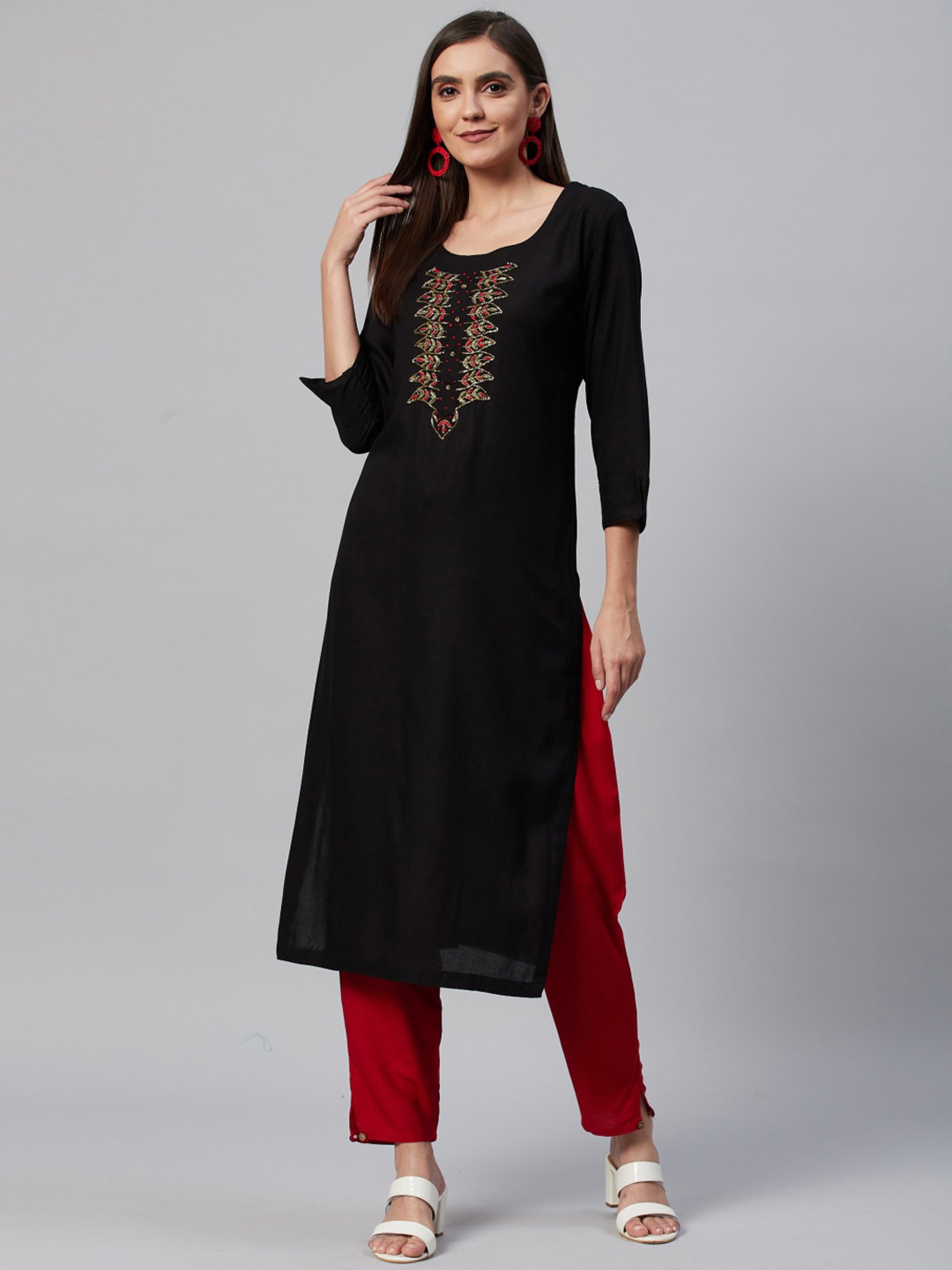 Buy online Black Embellished Straight Kurti from Kurta Kurtis for Women by  Highlight Fashion Export for ₹449 at 78% off