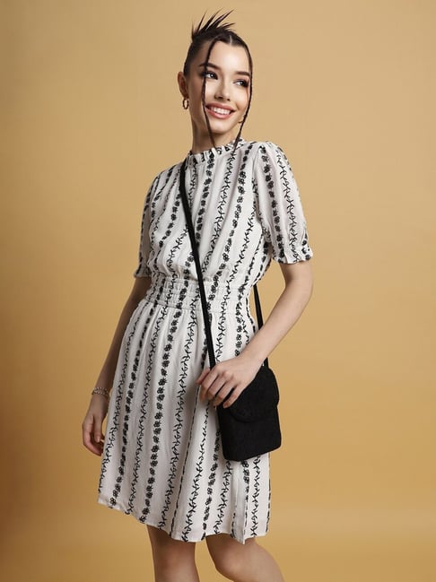 Buy SASSAFRAS Black & White Striped T Shirt Dress - Dresses for Women  9553467 | Myntra
