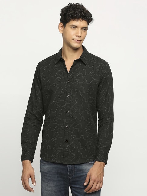 Buy Pepe Jeans Black Semi Fit Casual Shirt - Shirts for Men 1142705 | Myntra