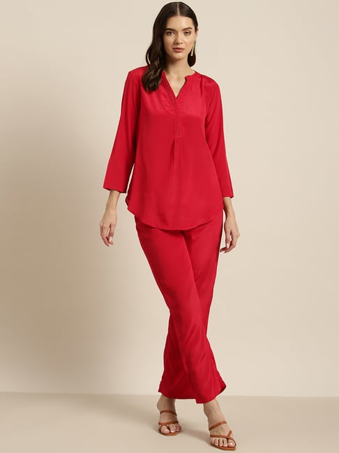 Qurvii Red Top With Pants