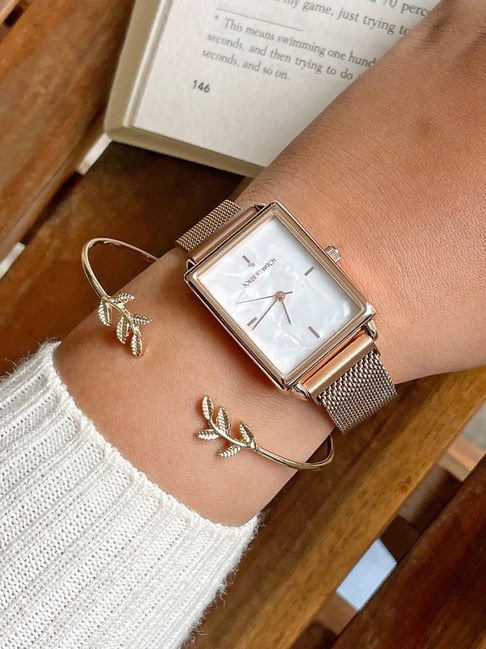 Joker WItch JWBS696 Analog Watch for Women With Bracelet