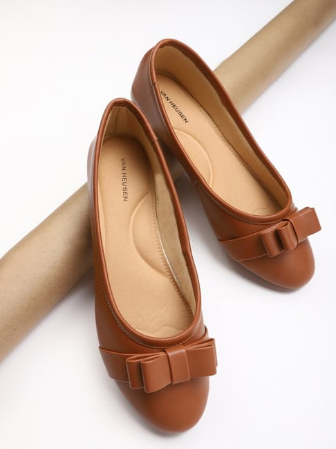 Buy Van Heusen Women s Brown Flat Ballets for Women at Best Price Tata CLiQ