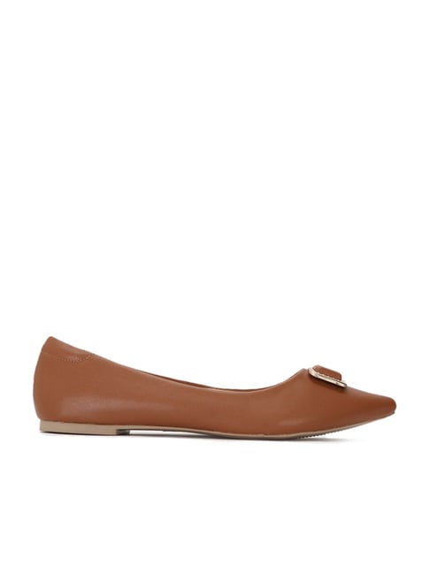 Van Heusen Women's Brown Flat Ballets