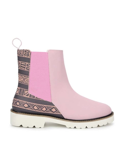 Light pink chelsea boots hotsell