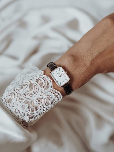 Daniel Wellington DW00100434 Quadro Analog Watch for Women-picture-14