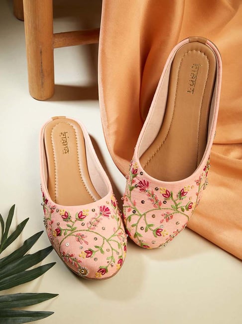 Peach hot sale flat shoes