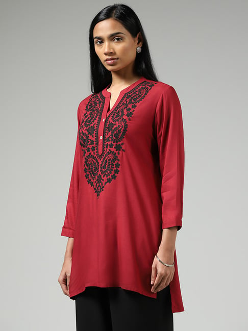 Buy online Women Embroidered Straight Kurta from Kurta Kurtis for Women by  B&b-buttons & Bows for ₹1349 at 39% off | 2024 Limeroad.com