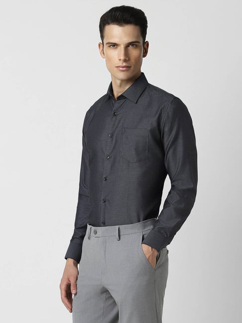 What color shirt goes with grey pants and black shoes for a man? - Quora