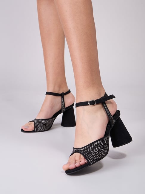 Manolo Blahnik Brutas Leather Ankle-Strap Sandals - Bergdorf Goodman