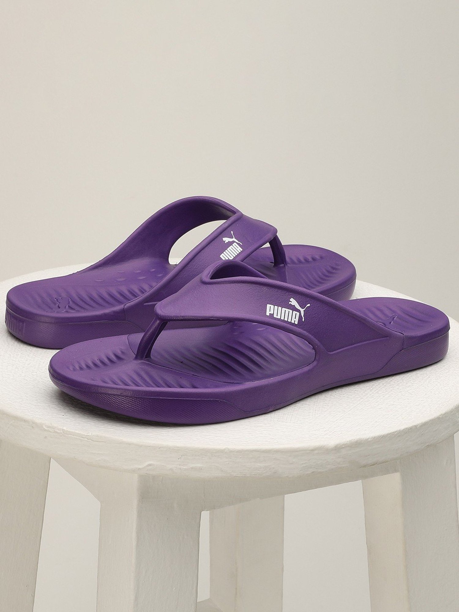 Puma flip outlet flops womens fur