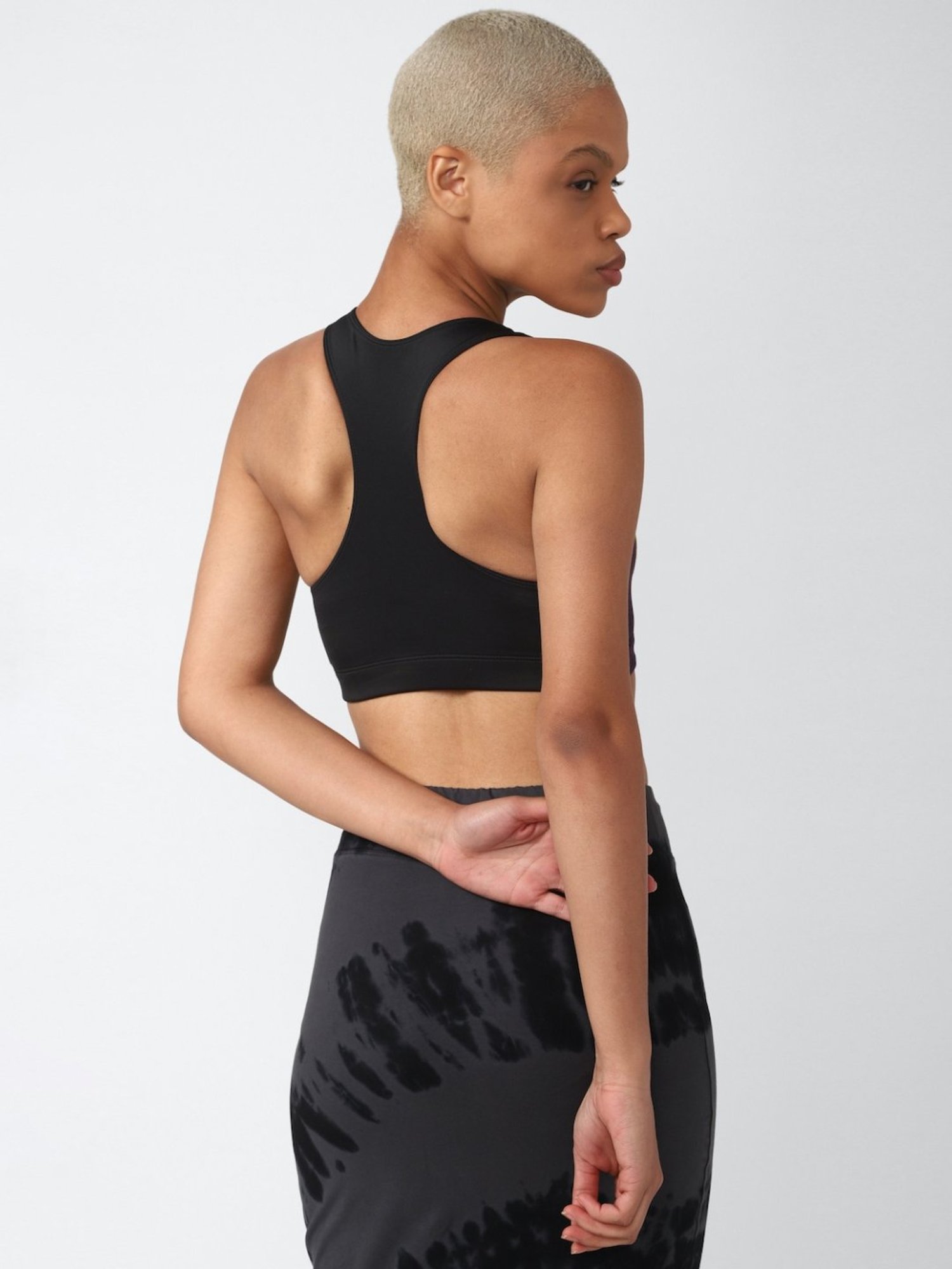 Buy Reebok Black Printed Sports Bra for Women Online @ Tata CLiQ