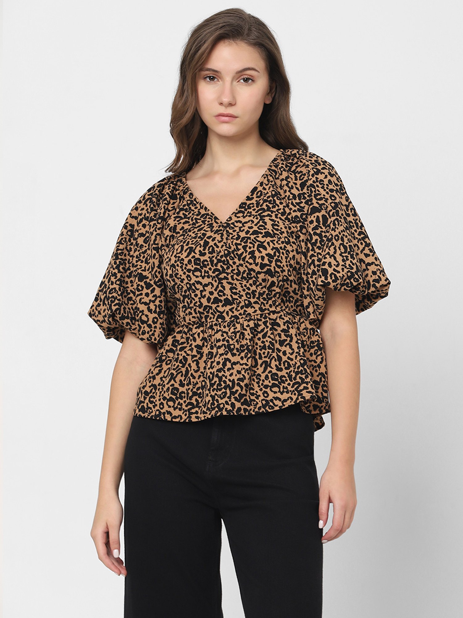 VERO PEPURAMU LEOPARD TOP 【公式通販】