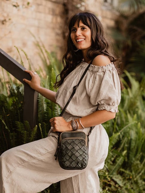 KOMPANERO Marquis Green Leather Textured Cross Body Bag