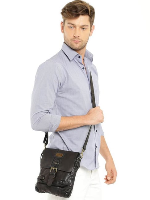 KOMPANERO Adam Black Leather Solid Cross Body Bag