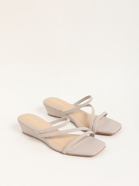 Buy Women's Le Confort Perforated Slip-On Sandals with Wedge Heels Online |  Centrepoint KSA