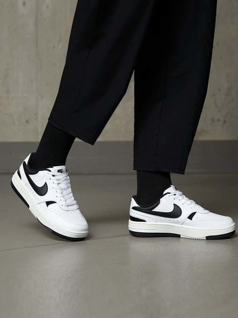 Nike Women's WMNS GAMMA FORCE White Sneakers