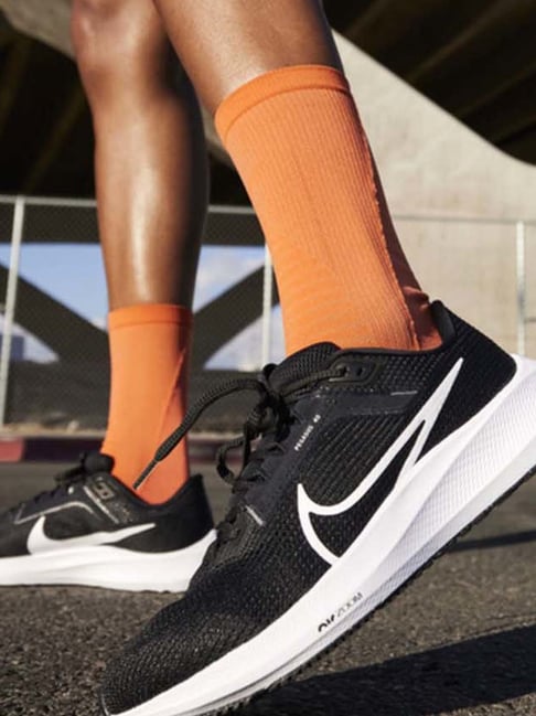 Nike Women's AIR ZOOM PEGASUS 40 Black Running Shoes