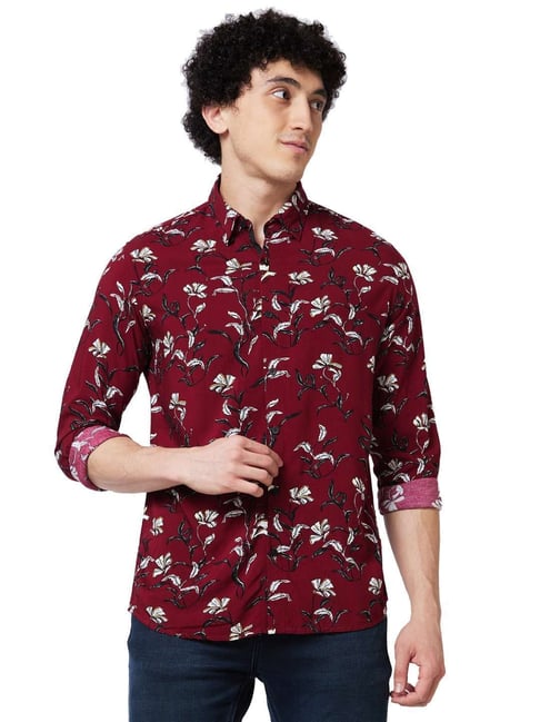 Spykar Red Cotton Regular Fit Printed Shirt