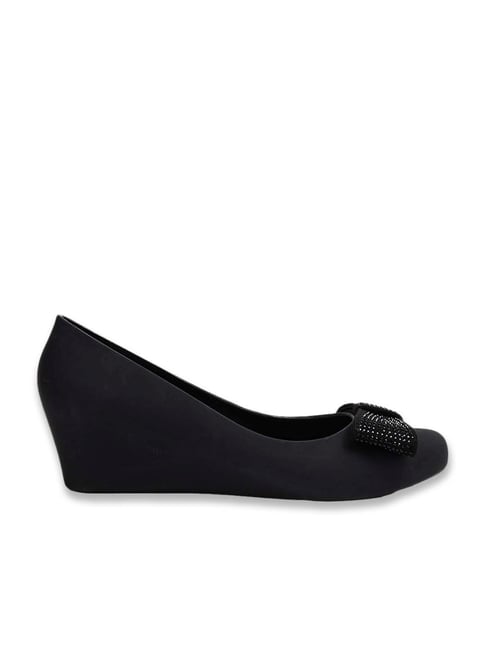 Ginger by Lifestyle Women's Black Wedge Pumps