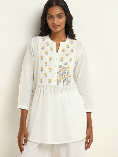 Straight Aesthetic WHITE EMBROIDERY POLY RAYON KURTI- 445K7044 at Rs  312/piece in Surat
