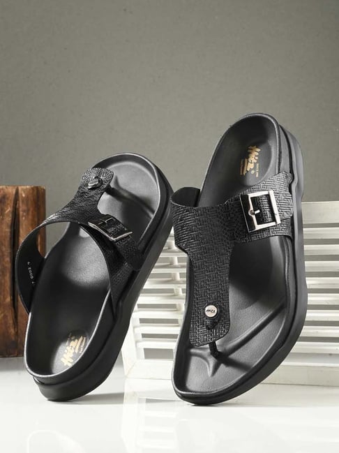 Hitz Men's Black T-Strap Sandals