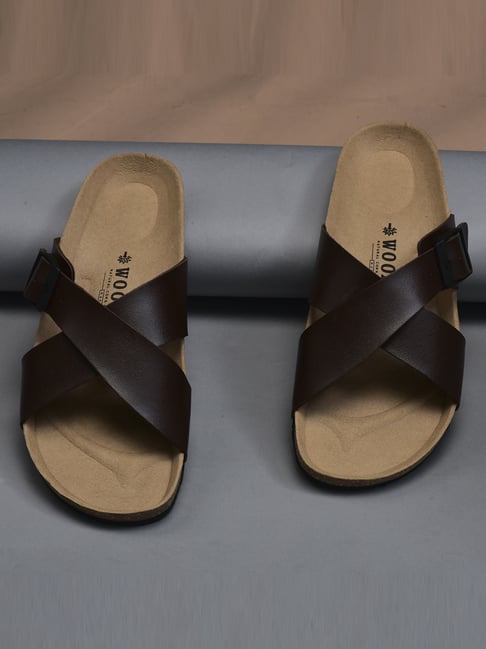 Woodland Men's Brown Cross Strap Sandals