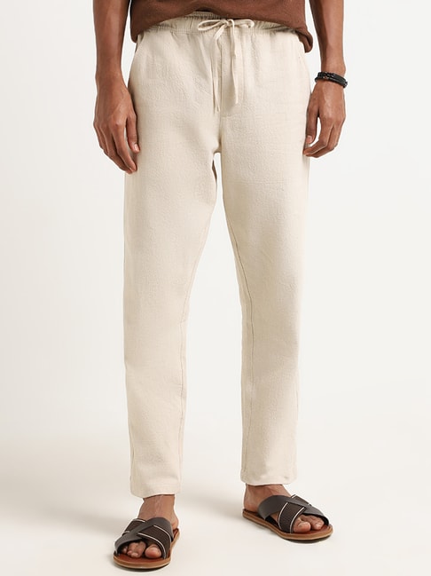 Buy Arrow Hudson Tailored Regular Fit Solid Formal Trousers - NNNOW.com