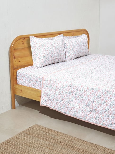 Bombay dyeing deals comforter