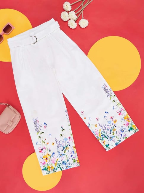 Buy ONLY Women Off White & Black Snakeskin Print Trousers - Trousers for  Women 1627868 | Myntra