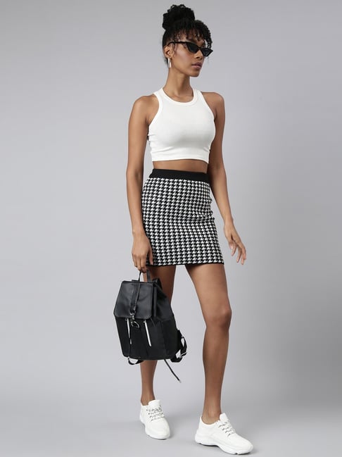 Black and white skirt designs hotsell