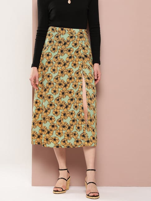 Ladies Skirt at best price in New Delhi by Guru Nanak Trading Co. | ID:  12578983973