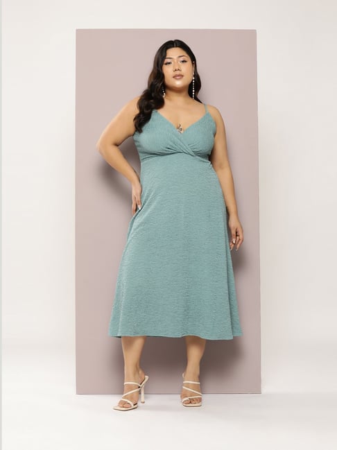 Qurvii Mint Green Midi Dress