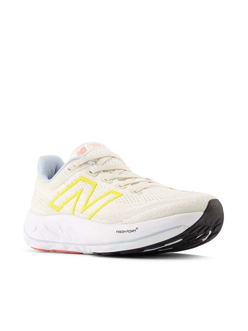 New Balance Women's WVNGOCM6 Off White Running Shoes
