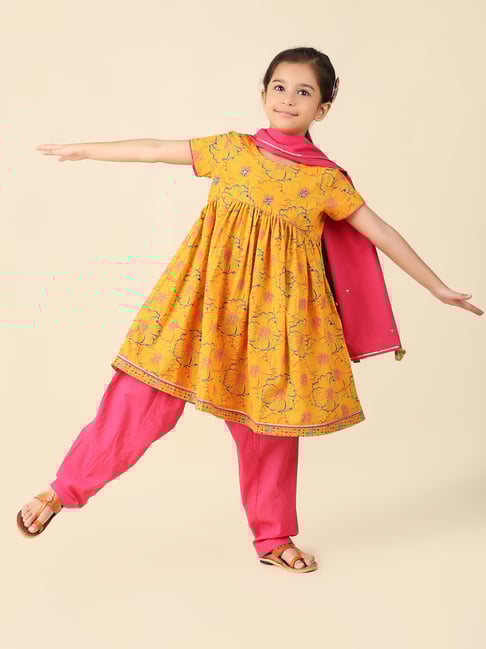 Fabindia Kids Yellow & Pink Printed Kurta, Salwar with Dupatta-picture-21