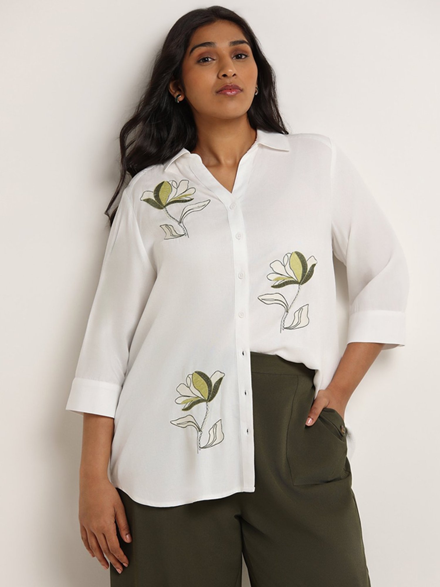 Vyshyta Store Linen popular Button Down Shirt White Floral Embroidered Top Women’s M