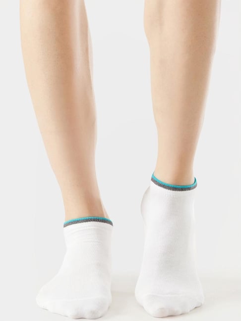 Jockey 7052 White Cotton Crew Length Socks with Stay Fresh Treatment - Pack of 2 (Pattern May Vary)-picture-25