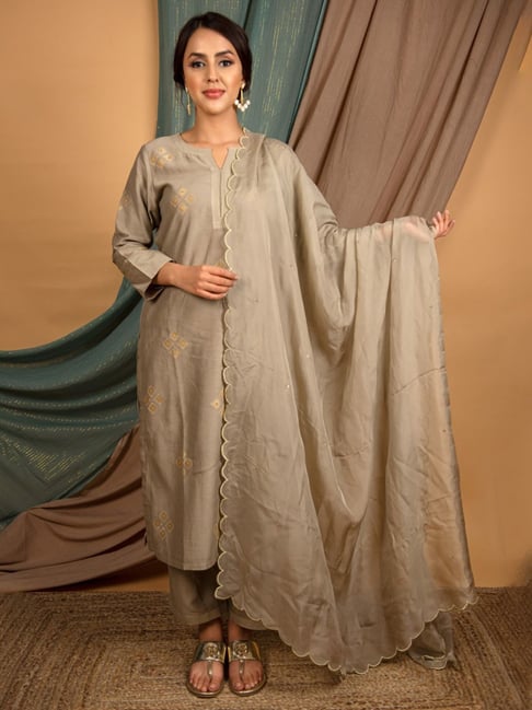 Priya Chaudhary Grey Jahan Embroidered Chanderi Silk Kurta-picture-40