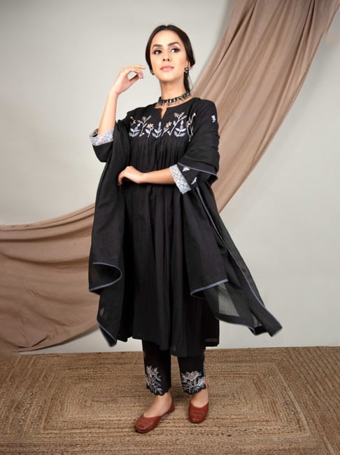 Priya Chaudhary Black Nargis Hand Embroidered Cotton Kurta-picture-27