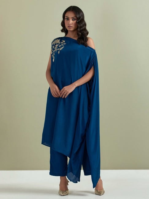 Priya Chaudhary Blue Saranya Embroidered Crepe Kurta-picture-15